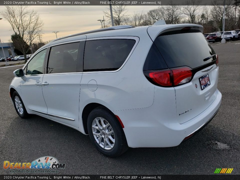 2020 Chrysler Pacifica Touring L Bright White / Alloy/Black Photo #4