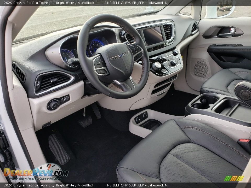 2020 Chrysler Pacifica Touring L Bright White / Alloy/Black Photo #7