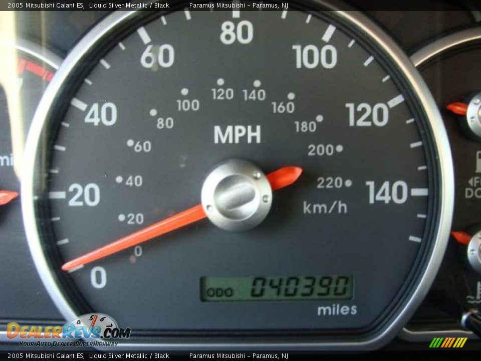 2005 Mitsubishi Galant ES Liquid Silver Metallic / Black Photo #12