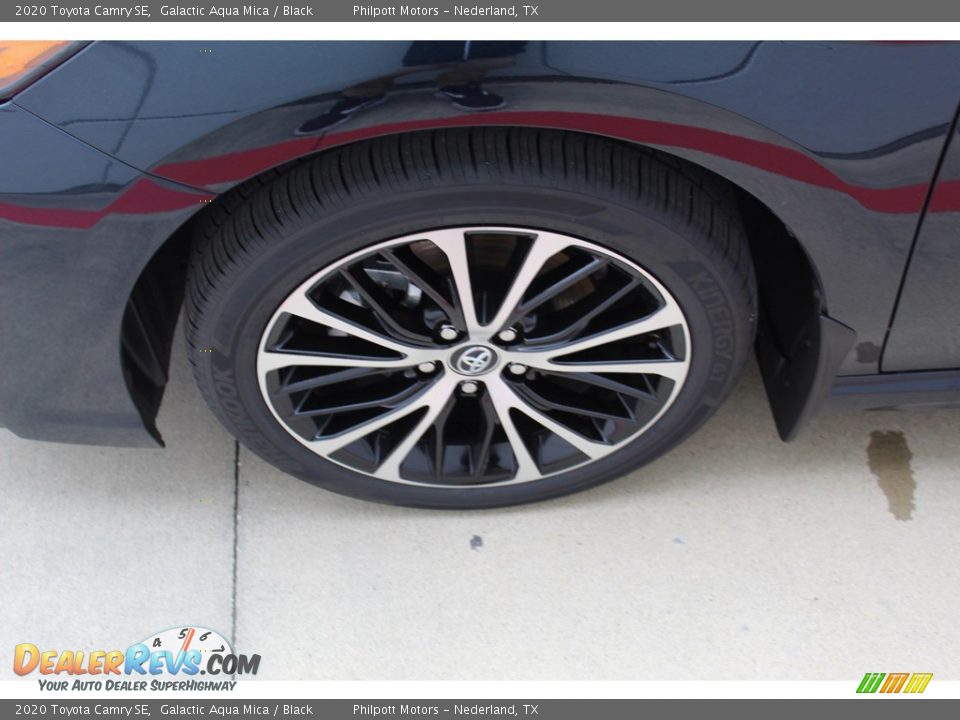 2020 Toyota Camry SE Galactic Aqua Mica / Black Photo #5