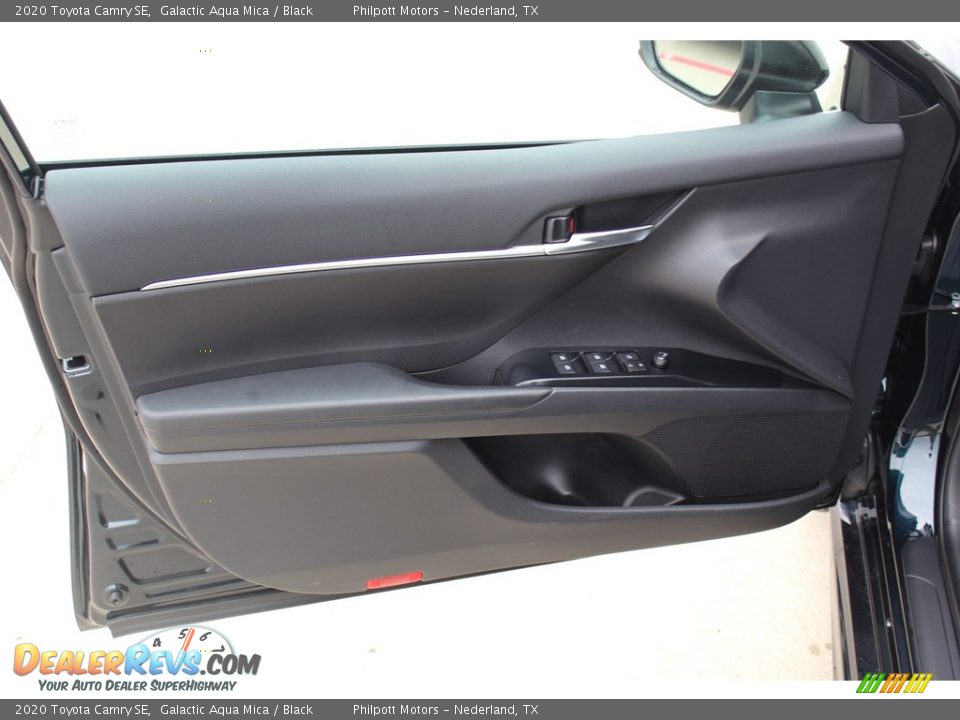 2020 Toyota Camry SE Galactic Aqua Mica / Black Photo #9
