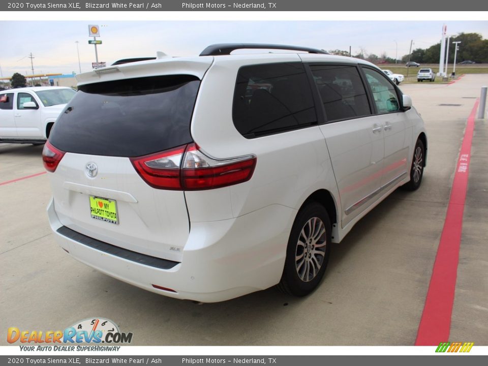 2020 Toyota Sienna XLE Blizzard White Pearl / Ash Photo #8