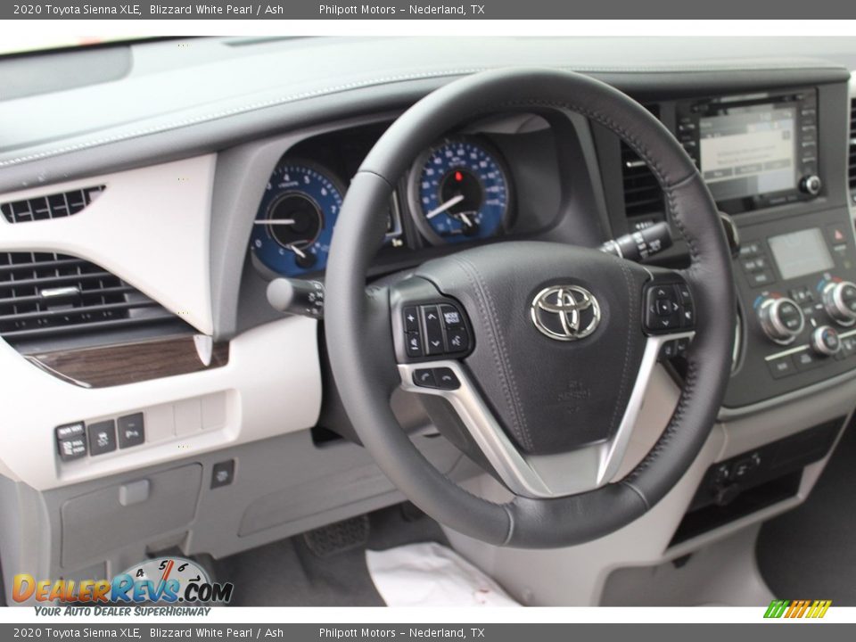 2020 Toyota Sienna XLE Blizzard White Pearl / Ash Photo #13