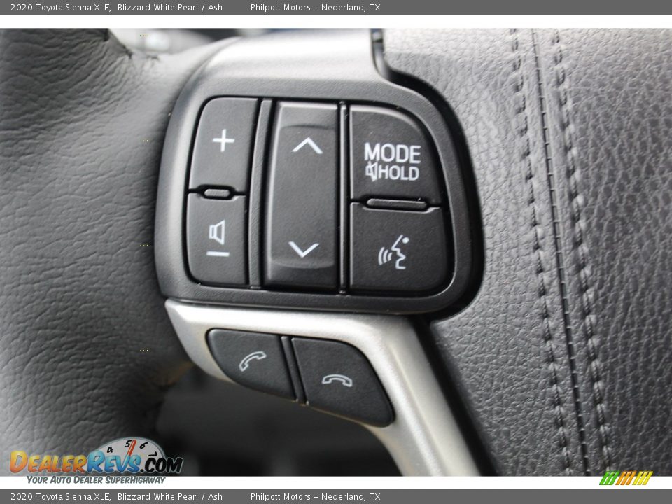 2020 Toyota Sienna XLE Blizzard White Pearl / Ash Photo #14
