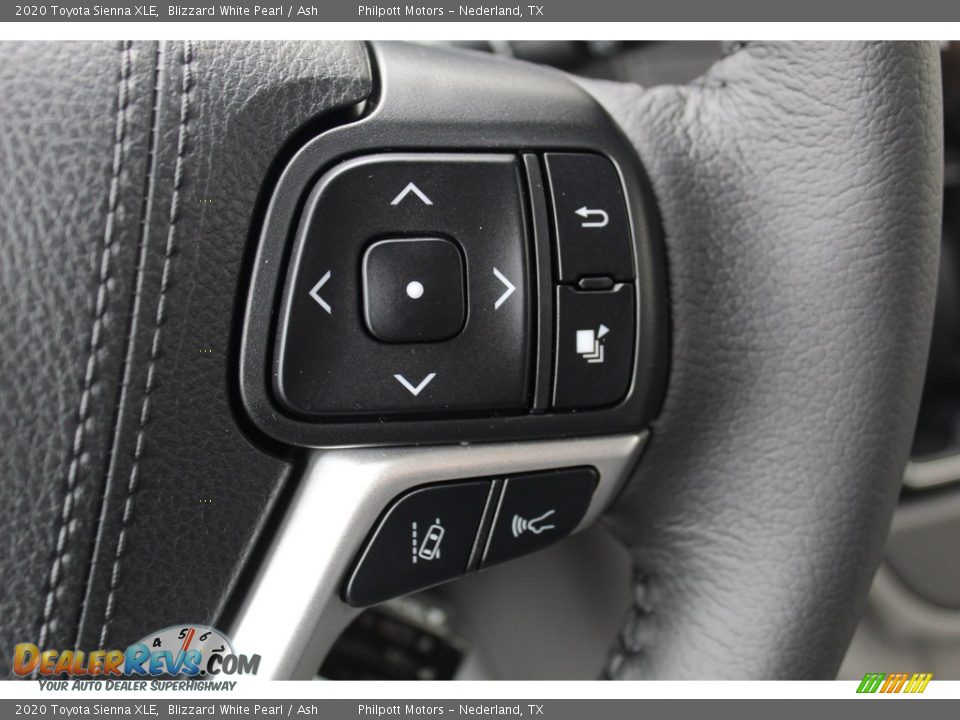 2020 Toyota Sienna XLE Blizzard White Pearl / Ash Photo #15