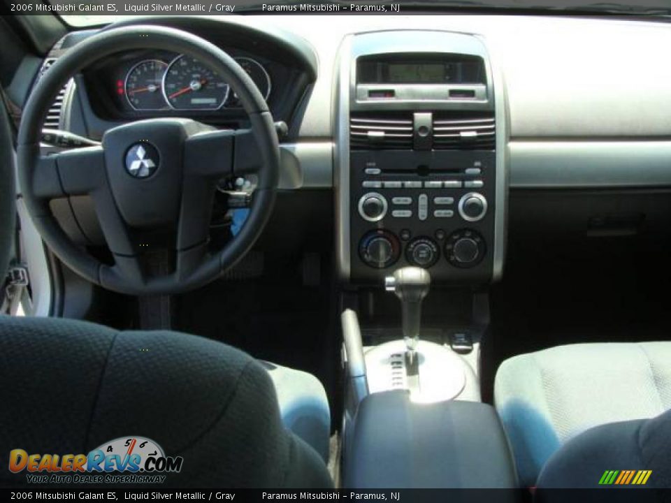 2006 Mitsubishi Galant ES Liquid Silver Metallic / Gray Photo #11