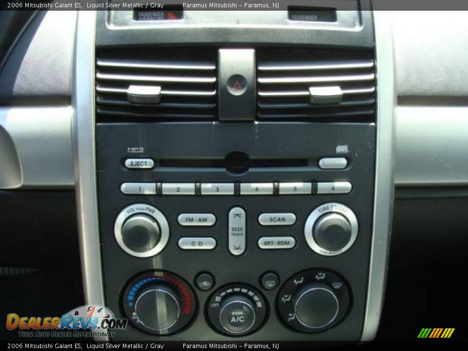 2006 Mitsubishi Galant ES Liquid Silver Metallic / Gray Photo #14