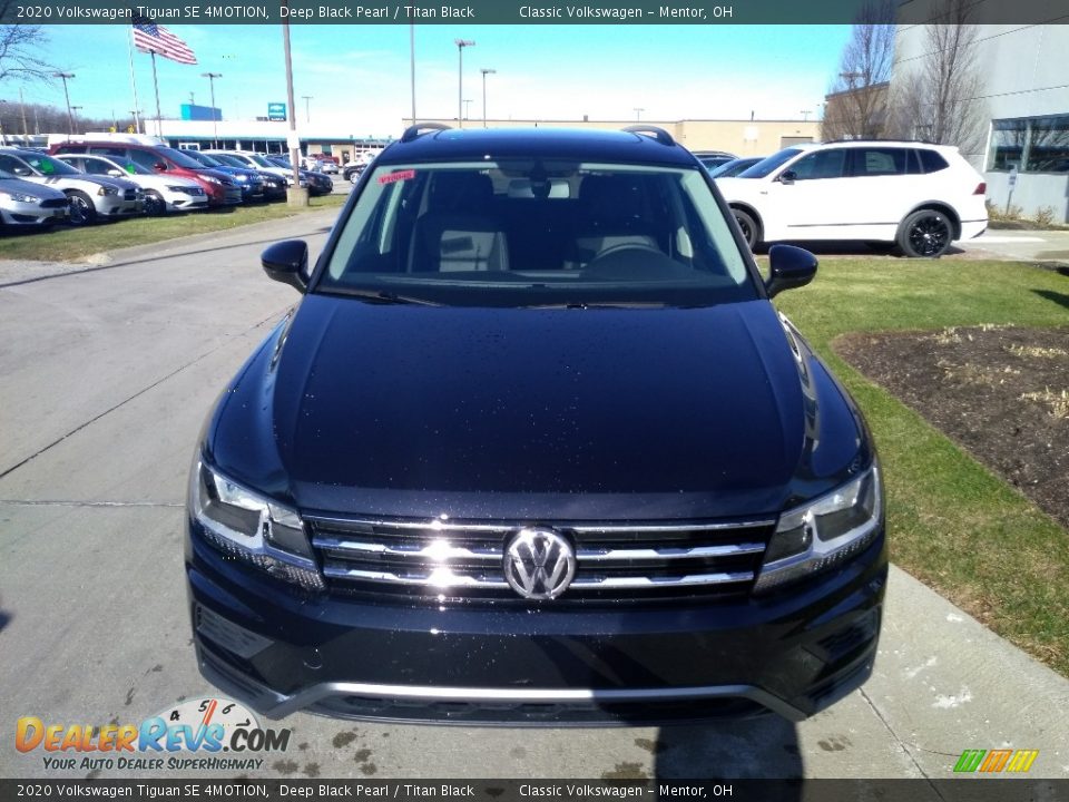 2020 Volkswagen Tiguan SE 4MOTION Deep Black Pearl / Titan Black Photo #2