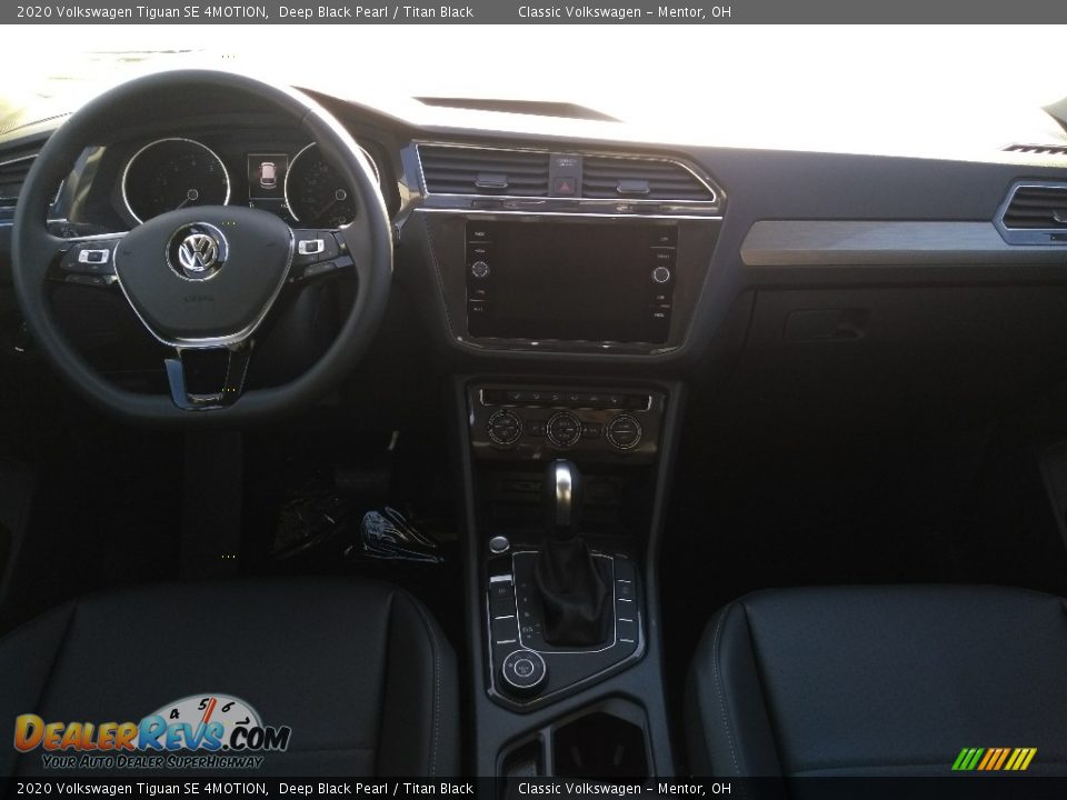 2020 Volkswagen Tiguan SE 4MOTION Deep Black Pearl / Titan Black Photo #4