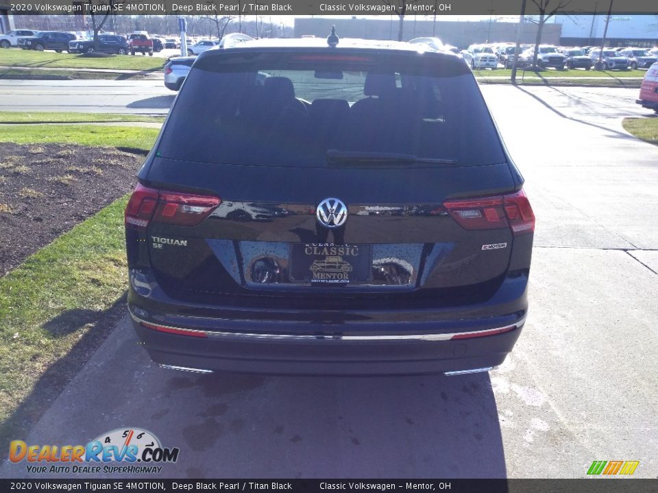 2020 Volkswagen Tiguan SE 4MOTION Deep Black Pearl / Titan Black Photo #5
