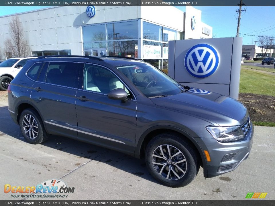 Front 3/4 View of 2020 Volkswagen Tiguan SE 4MOTION Photo #1