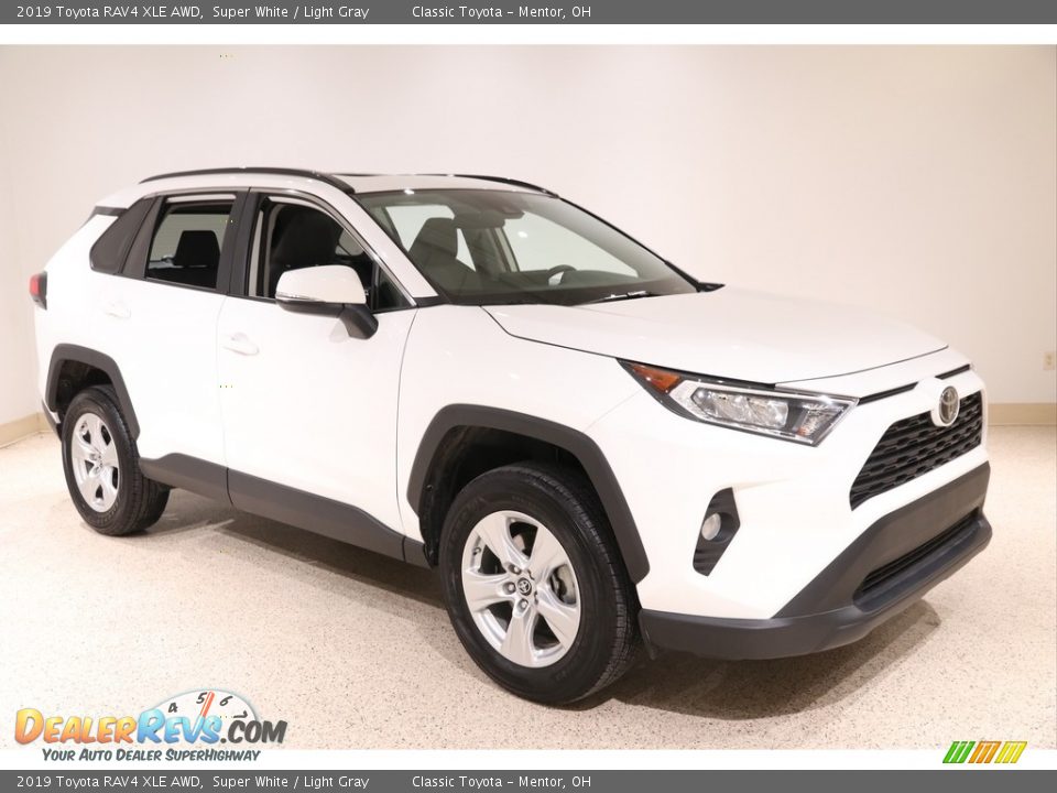 2019 Toyota RAV4 XLE AWD Super White / Light Gray Photo #1