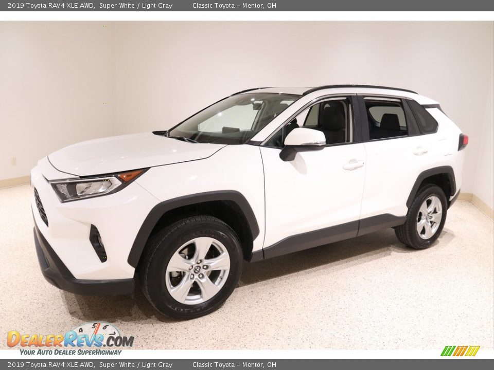 2019 Toyota RAV4 XLE AWD Super White / Light Gray Photo #3