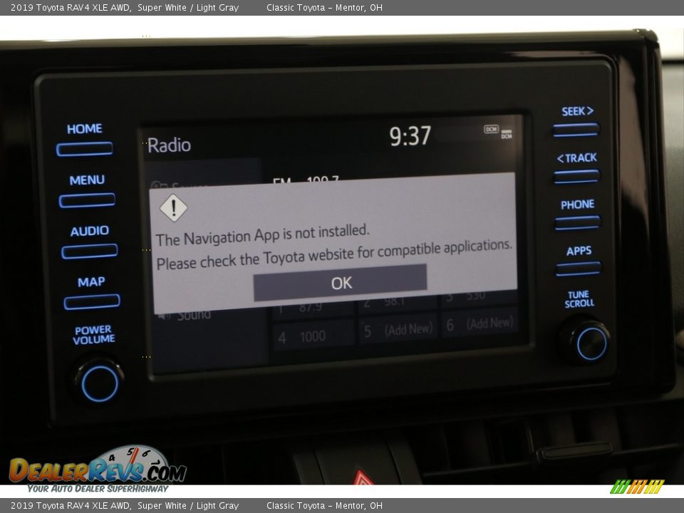 2019 Toyota RAV4 XLE AWD Super White / Light Gray Photo #11