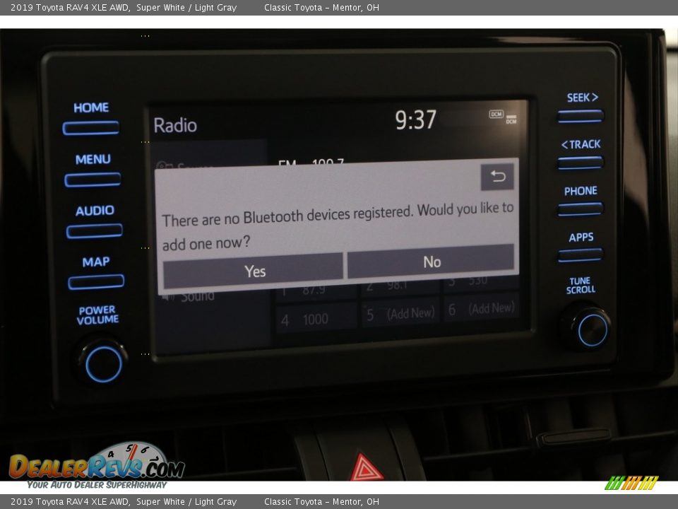 2019 Toyota RAV4 XLE AWD Super White / Light Gray Photo #12