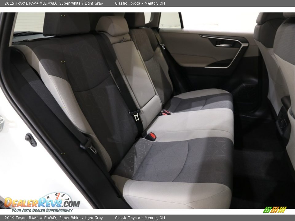 2019 Toyota RAV4 XLE AWD Super White / Light Gray Photo #15