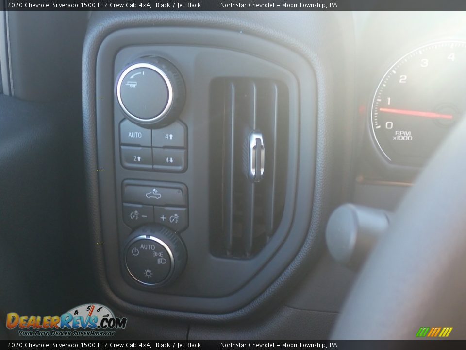 2020 Chevrolet Silverado 1500 LTZ Crew Cab 4x4 Black / Jet Black Photo #18