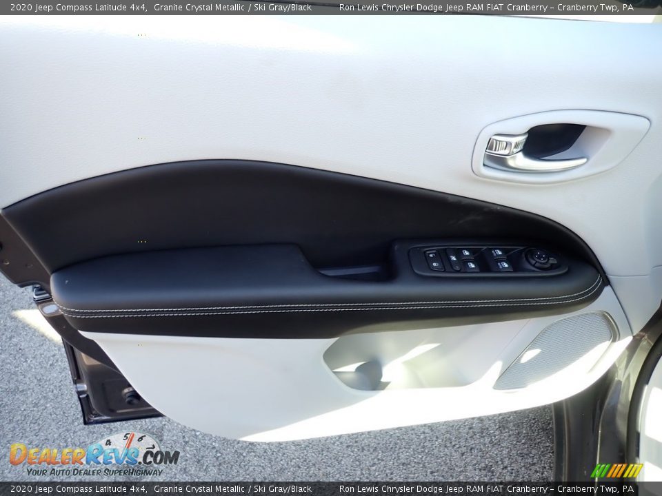2020 Jeep Compass Latitude 4x4 Granite Crystal Metallic / Ski Gray/Black Photo #12