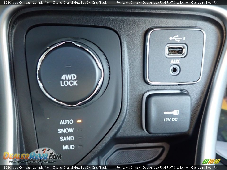2020 Jeep Compass Latitude 4x4 Granite Crystal Metallic / Ski Gray/Black Photo #19