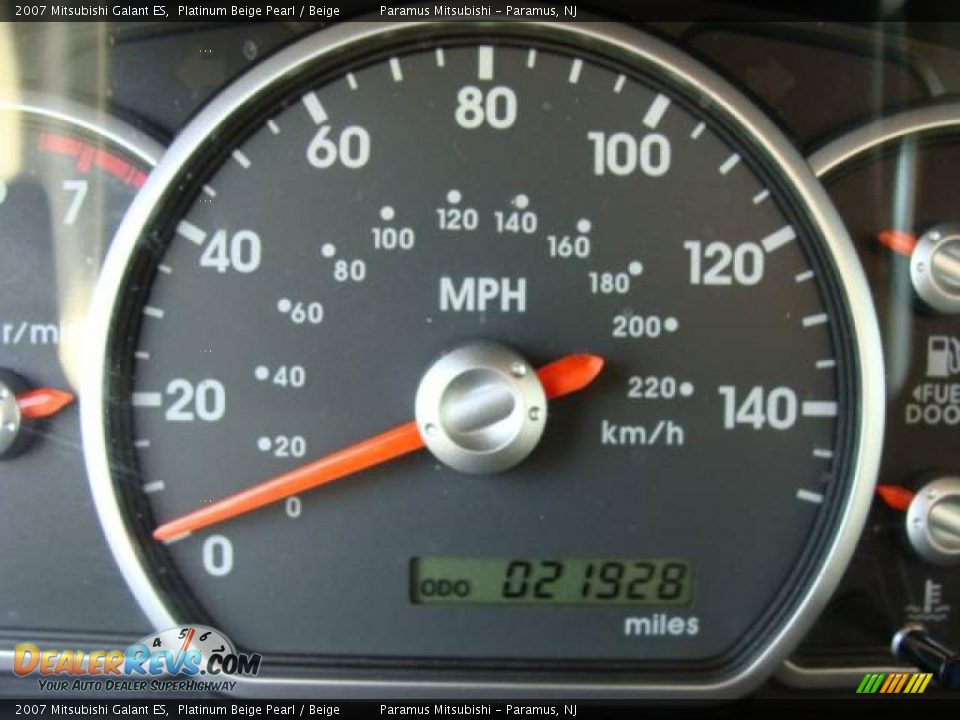 2007 Mitsubishi Galant ES Platinum Beige Pearl / Beige Photo #12