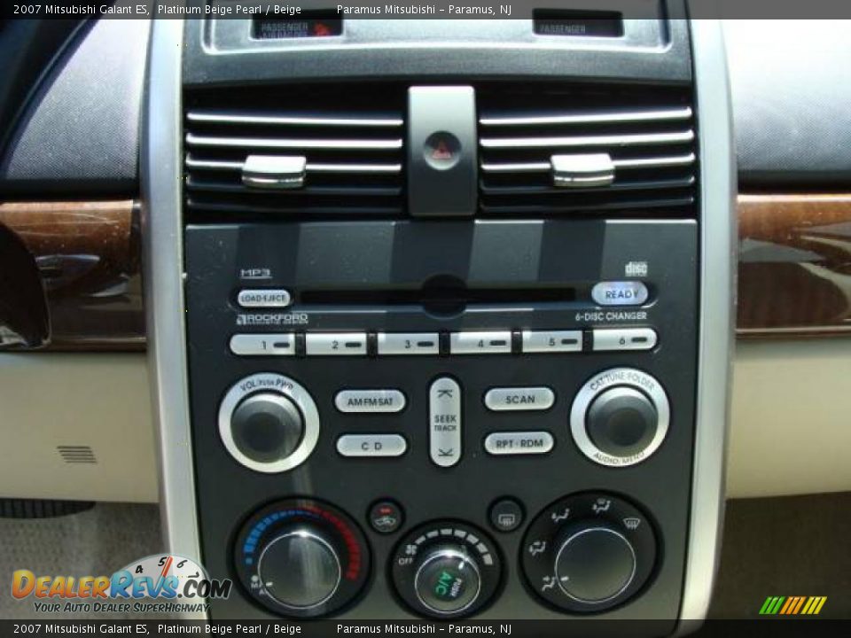 2007 Mitsubishi Galant ES Platinum Beige Pearl / Beige Photo #13