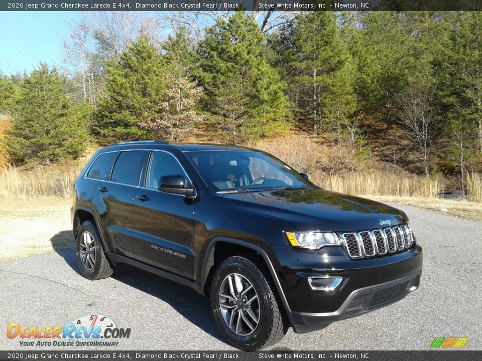 2020 Jeep Grand Cherokee Laredo E 4x4 Diamond Black Crystal Pearl / Black Photo #4