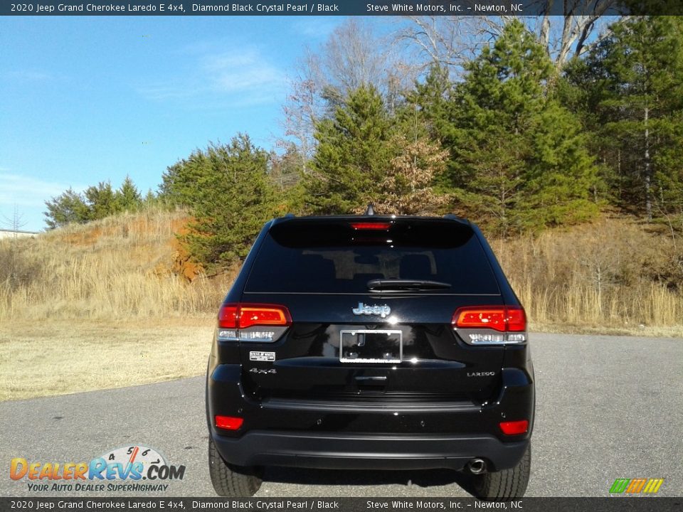 2020 Jeep Grand Cherokee Laredo E 4x4 Diamond Black Crystal Pearl / Black Photo #7