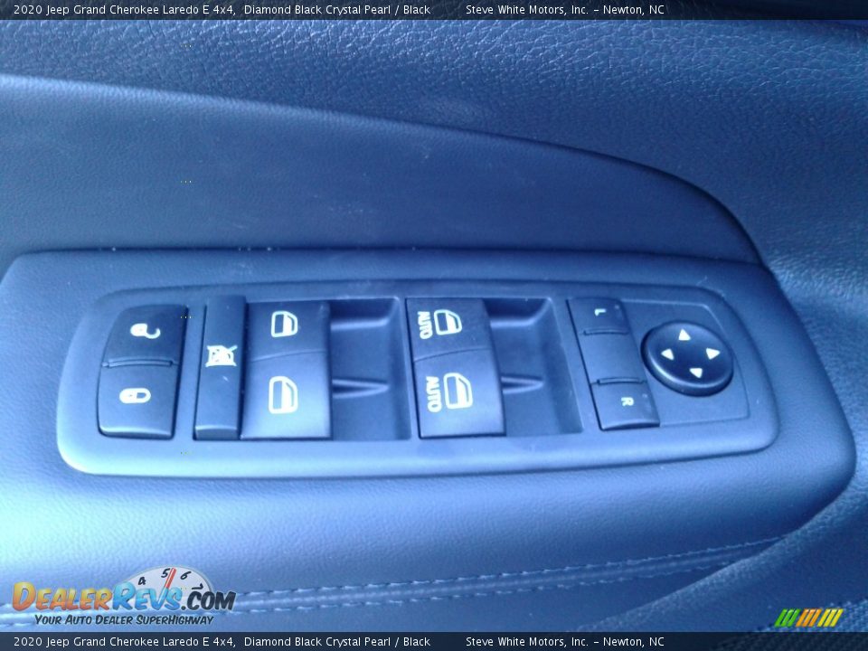 2020 Jeep Grand Cherokee Laredo E 4x4 Diamond Black Crystal Pearl / Black Photo #11