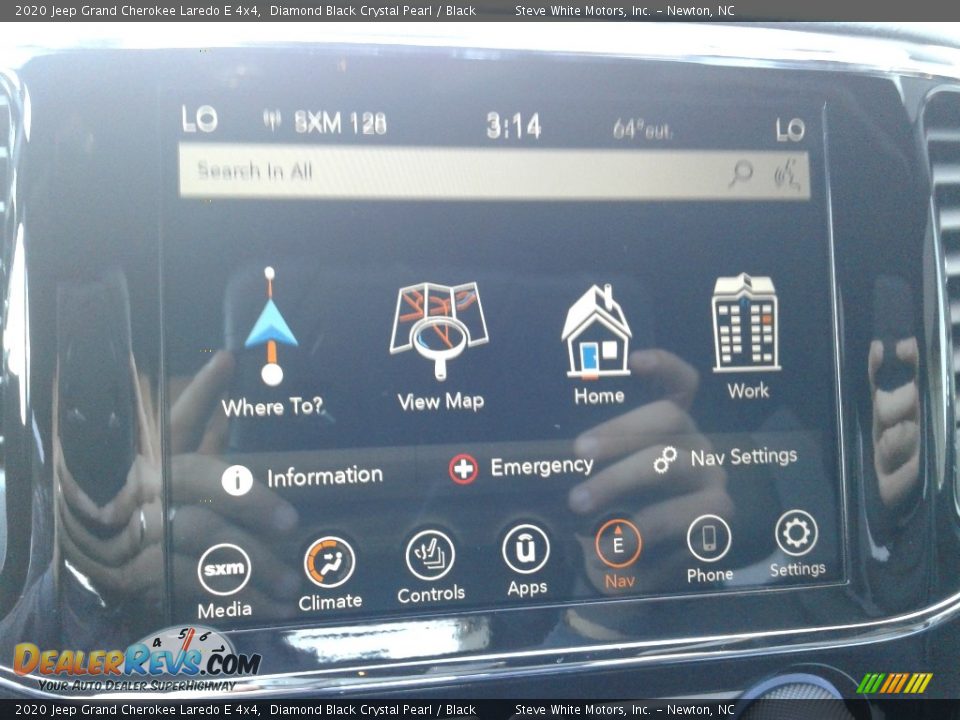 2020 Jeep Grand Cherokee Laredo E 4x4 Diamond Black Crystal Pearl / Black Photo #24