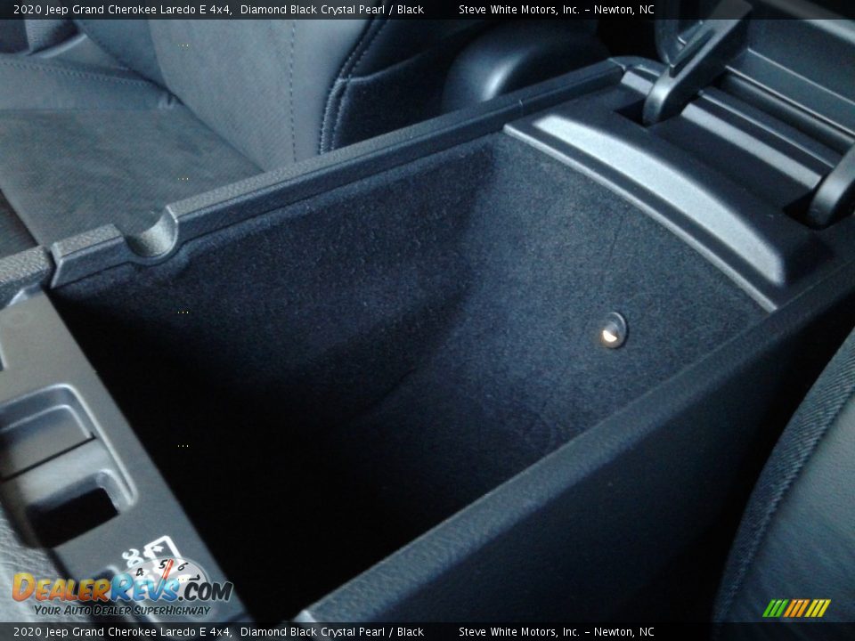 2020 Jeep Grand Cherokee Laredo E 4x4 Diamond Black Crystal Pearl / Black Photo #29