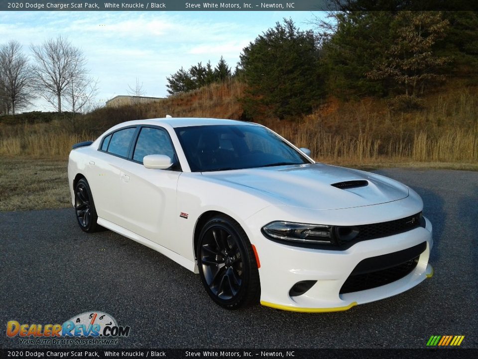 Front 3/4 View of 2020 Dodge Charger Scat Pack Photo #4