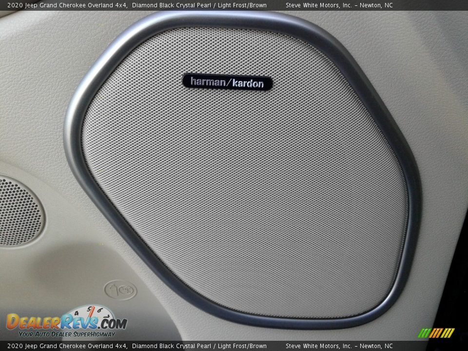 2020 Jeep Grand Cherokee Overland 4x4 Diamond Black Crystal Pearl / Light Frost/Brown Photo #13