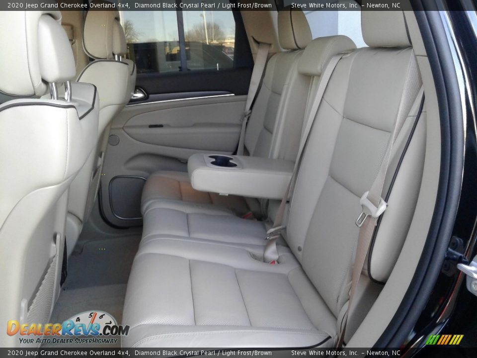 2020 Jeep Grand Cherokee Overland 4x4 Diamond Black Crystal Pearl / Light Frost/Brown Photo #16