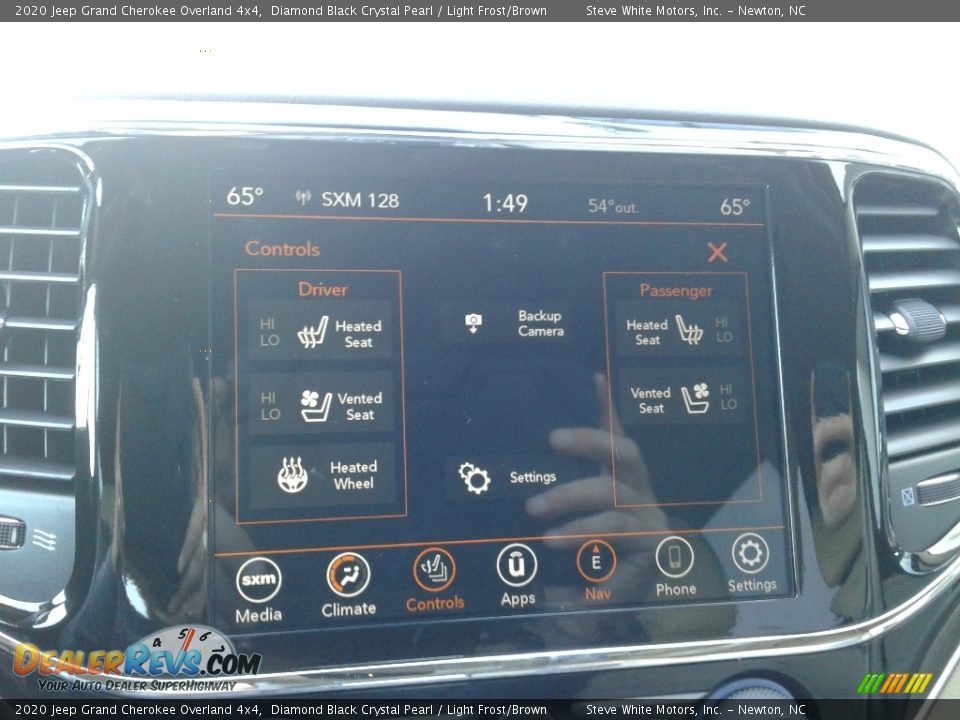 2020 Jeep Grand Cherokee Overland 4x4 Diamond Black Crystal Pearl / Light Frost/Brown Photo #28