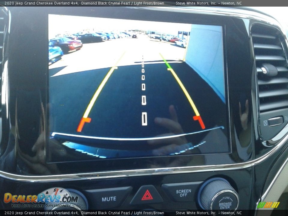 2020 Jeep Grand Cherokee Overland 4x4 Diamond Black Crystal Pearl / Light Frost/Brown Photo #29