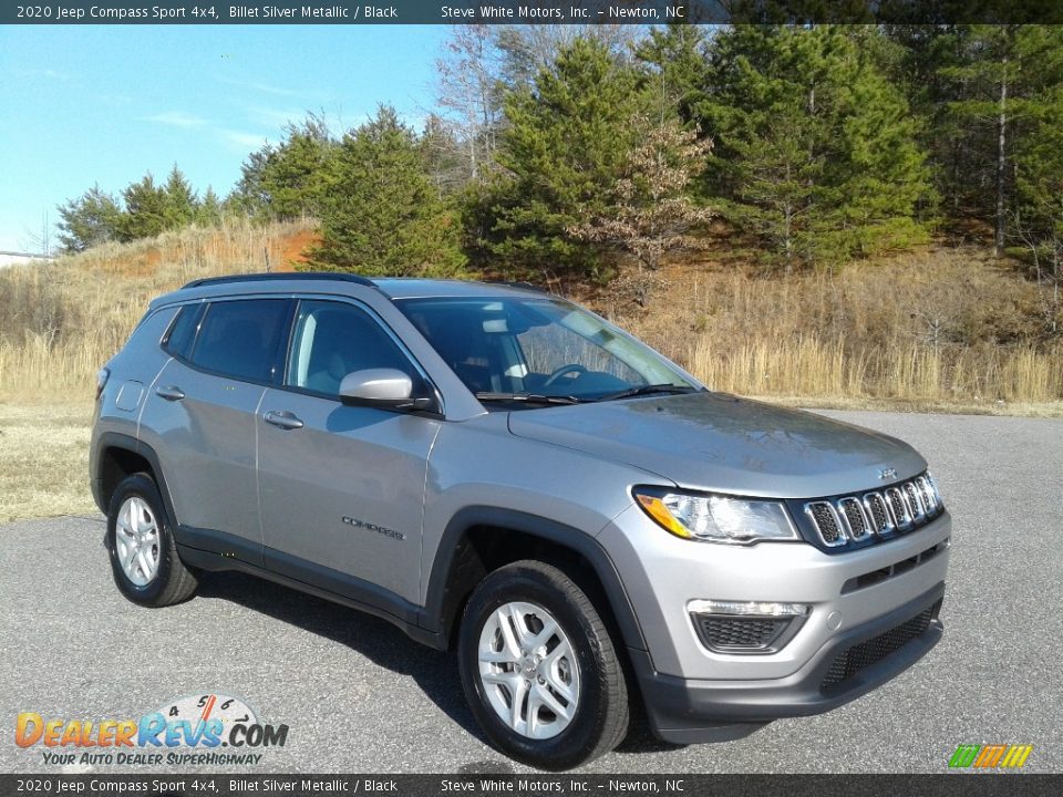 Front 3/4 View of 2020 Jeep Compass Sport 4x4 Photo #5