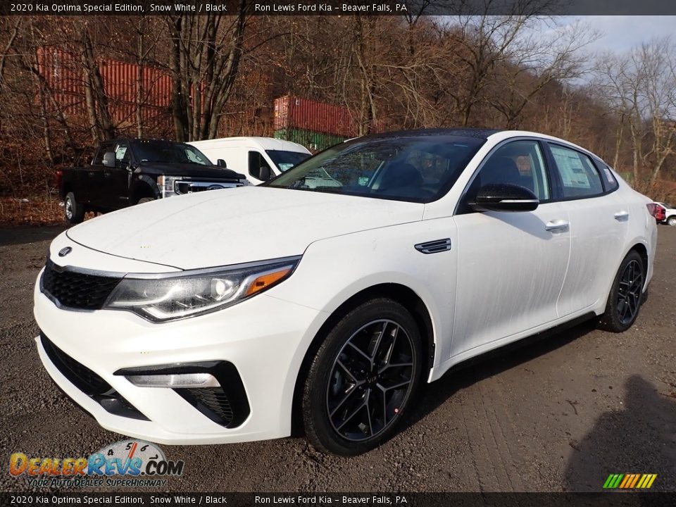 Front 3/4 View of 2020 Kia Optima Special Edition Photo #7