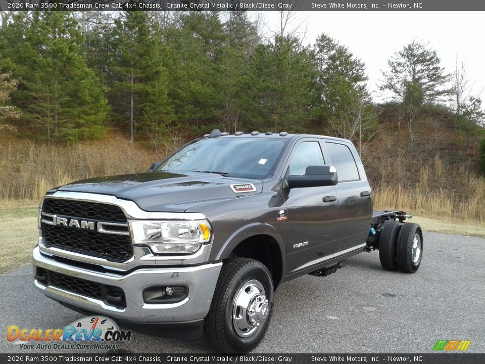 Front 3/4 View of 2020 Ram 3500 Tradesman Crew Cab 4x4 Chassis Photo #2