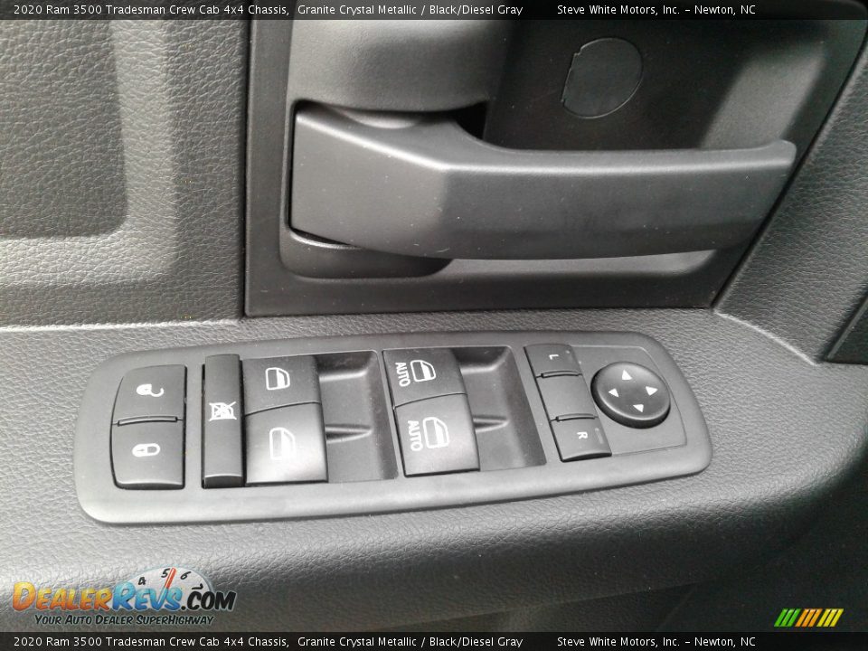 Controls of 2020 Ram 3500 Tradesman Crew Cab 4x4 Chassis Photo #11
