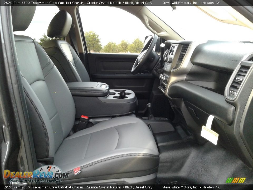 2020 Ram 3500 Tradesman Crew Cab 4x4 Chassis Granite Crystal Metallic / Black/Diesel Gray Photo #16