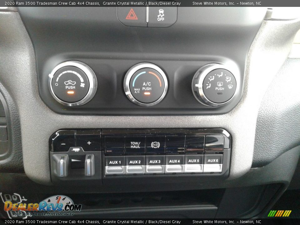 Controls of 2020 Ram 3500 Tradesman Crew Cab 4x4 Chassis Photo #21