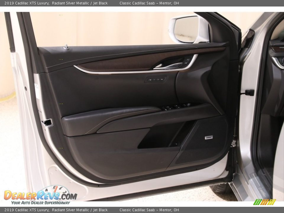 2019 Cadillac XTS Luxury Radiant Silver Metallic / Jet Black Photo #5