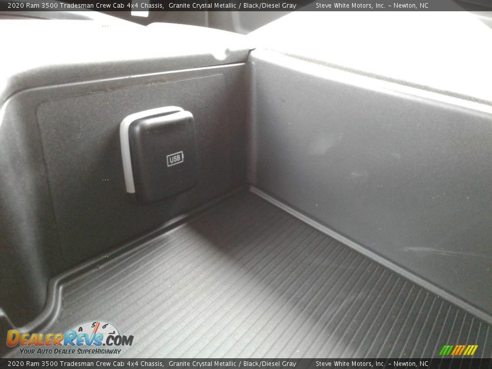2020 Ram 3500 Tradesman Crew Cab 4x4 Chassis Granite Crystal Metallic / Black/Diesel Gray Photo #23