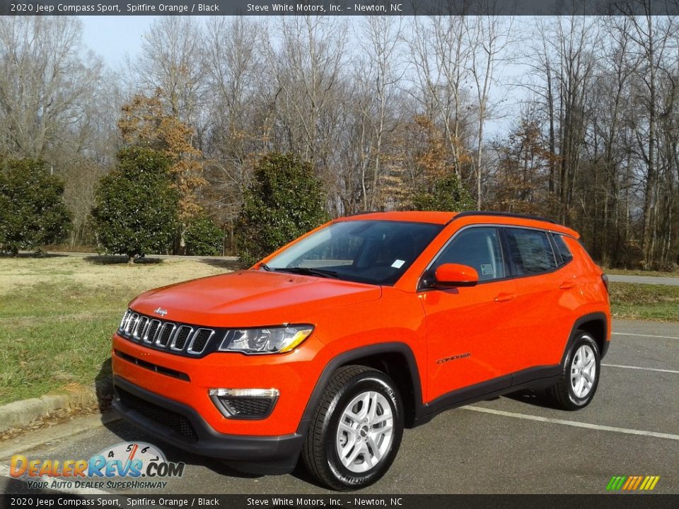 Front 3/4 View of 2020 Jeep Compass Sport Photo #2