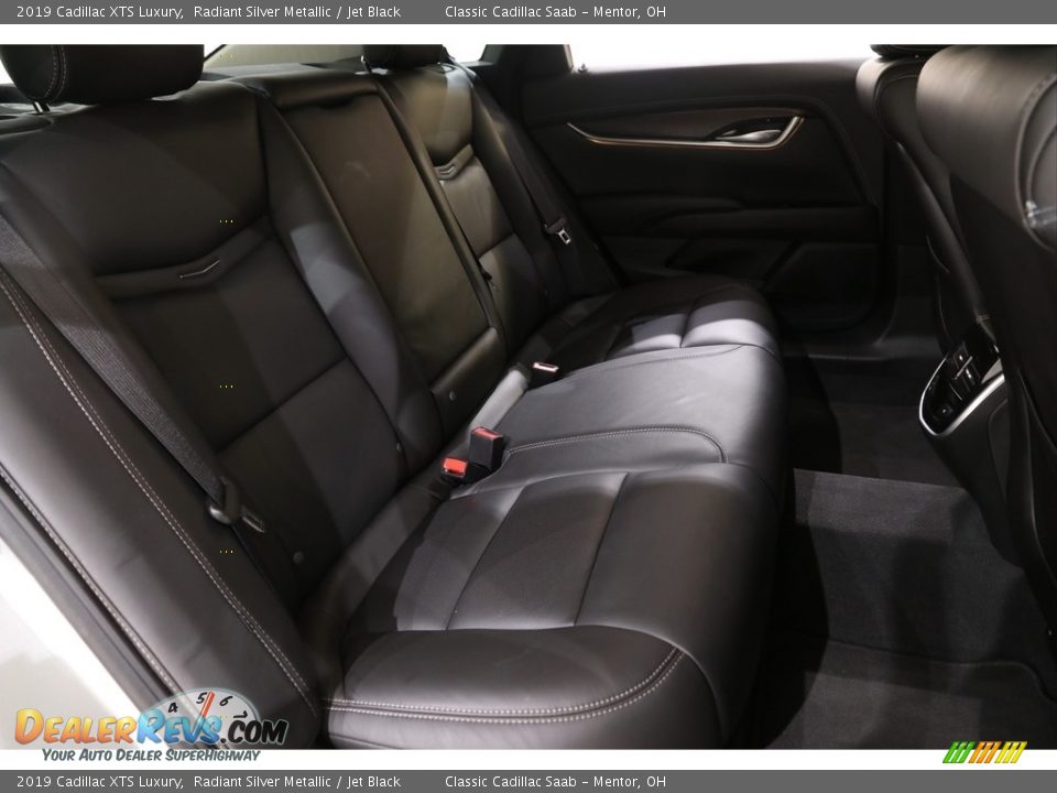 2019 Cadillac XTS Luxury Radiant Silver Metallic / Jet Black Photo #17