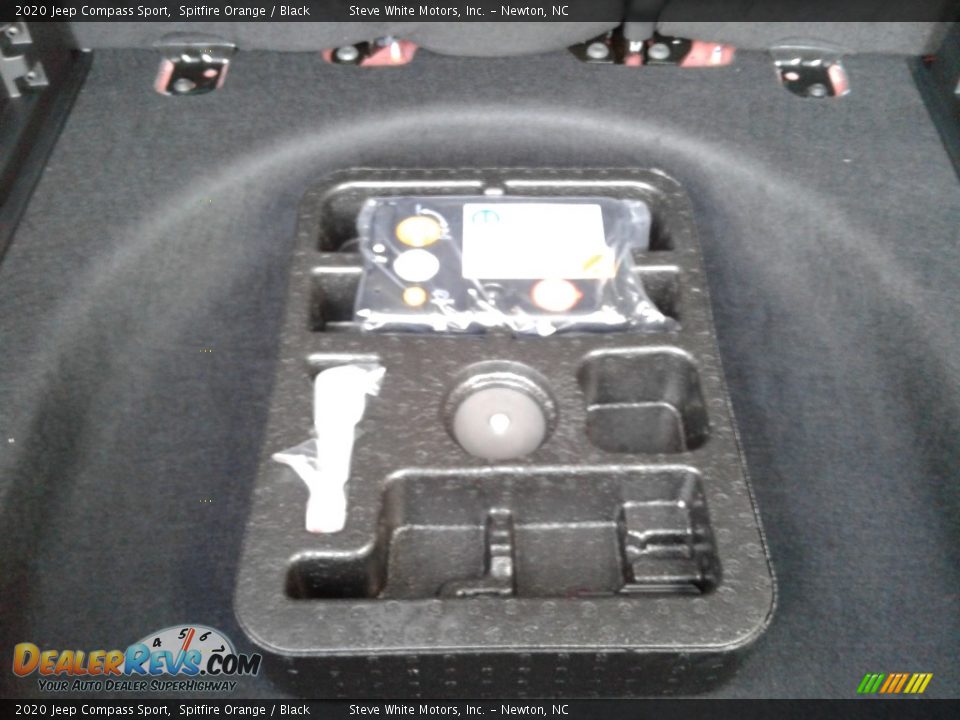 2020 Jeep Compass Sport Spitfire Orange / Black Photo #17