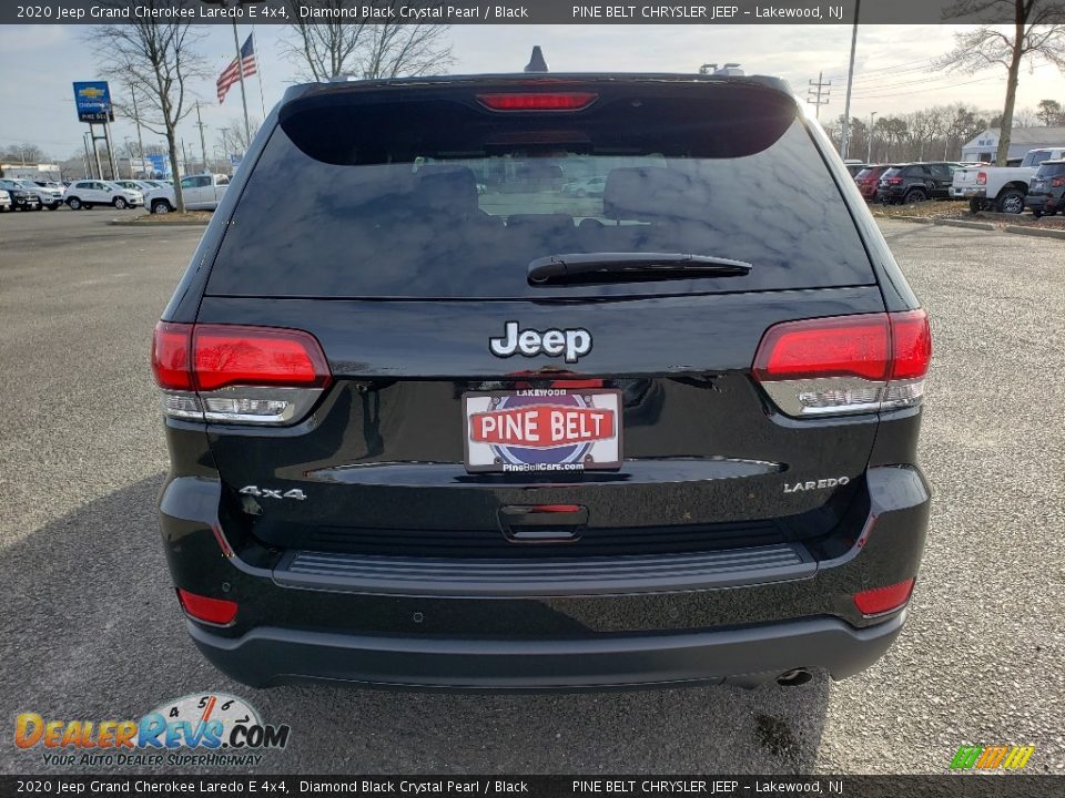 2020 Jeep Grand Cherokee Laredo E 4x4 Diamond Black Crystal Pearl / Black Photo #5
