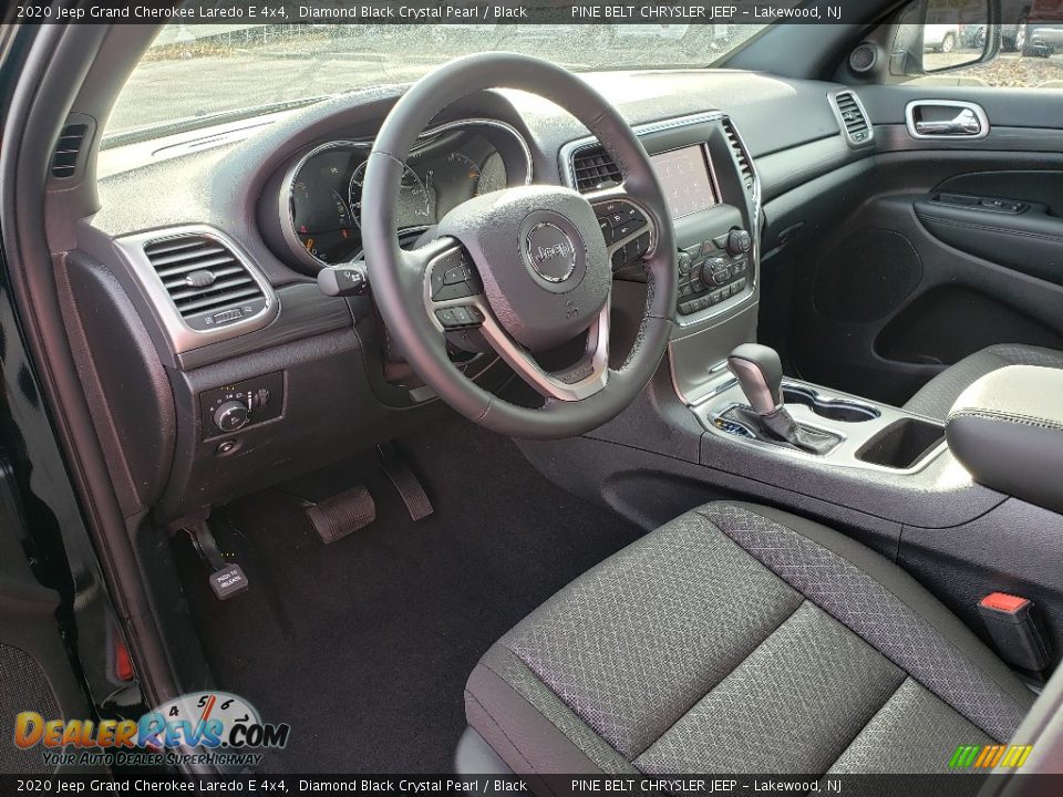 2020 Jeep Grand Cherokee Laredo E 4x4 Diamond Black Crystal Pearl / Black Photo #7