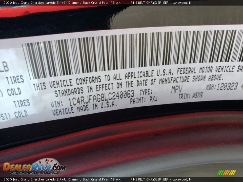 2020 Jeep Grand Cherokee Laredo E 4x4 Diamond Black Crystal Pearl / Black Photo #9