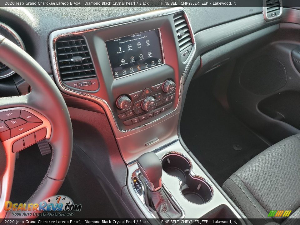 2020 Jeep Grand Cherokee Laredo E 4x4 Diamond Black Crystal Pearl / Black Photo #10